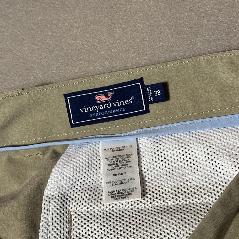 Vineyard Vines Khaki Beige Shorts, Size 38, Preppy Breaker Golf Performance - Picture 4 of 6